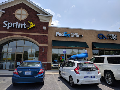 FedEx Office Print & Ship Center, 5870 Samet Dr #111, High Point, NC 27265, USA, 