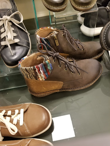 Department Store «Von Maur», reviews and photos, 4444 1st Ave NE, Cedar Rapids, IA 52402, USA