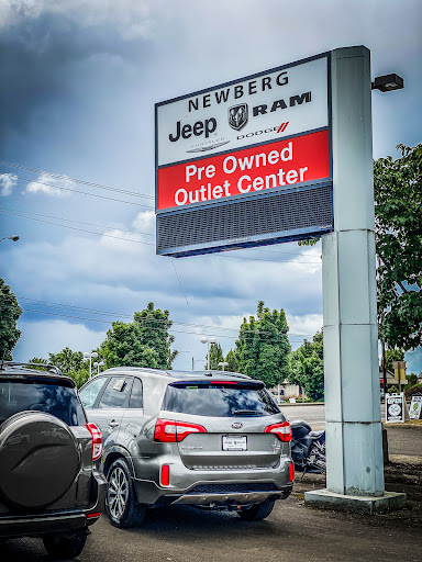 Auto Parts Store «Newberg Dodge Jeep Chrysler Ram», reviews and photos, 2809 Portland Rd, Newberg, OR 97132, USA