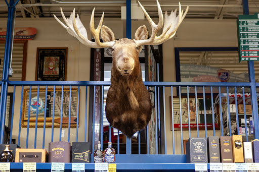 Liquor Store «Kenwood Liquors - Homer Glen», reviews and photos, 12037 W 159th St, Homer Glen, IL 60491, USA