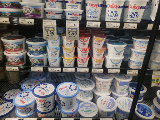 Grocery Store «Fresh Thyme Farmers Market- Town & Country», reviews and photos, 13957 Manchester Rd, Ballwin, MO 63011, USA