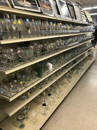 Thrift Store «Thrift Center Thrift Store», reviews and photos, 1060 El Camino Real, San Carlos, CA 94070, USA