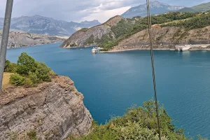 Lac De Serre Poncon image