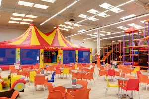Ty Circus Brest, parc de jeux couvert image