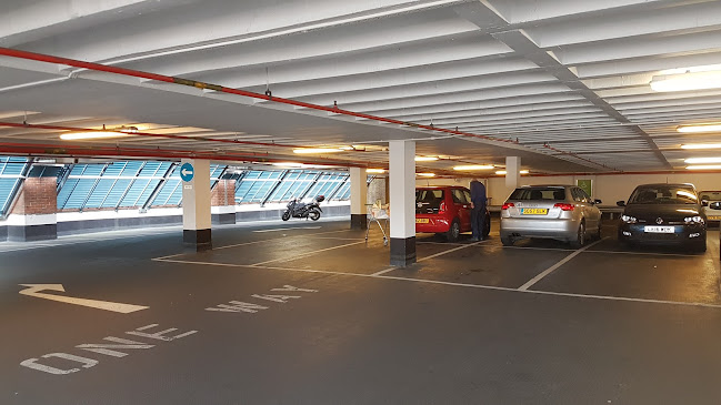 Reviews of Fulham Broadway Car Park in London - Parking garage