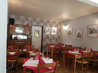 Atmosphère du Restaurant français Le Relais de la Marne à Champigny-lès-Langres - n°1