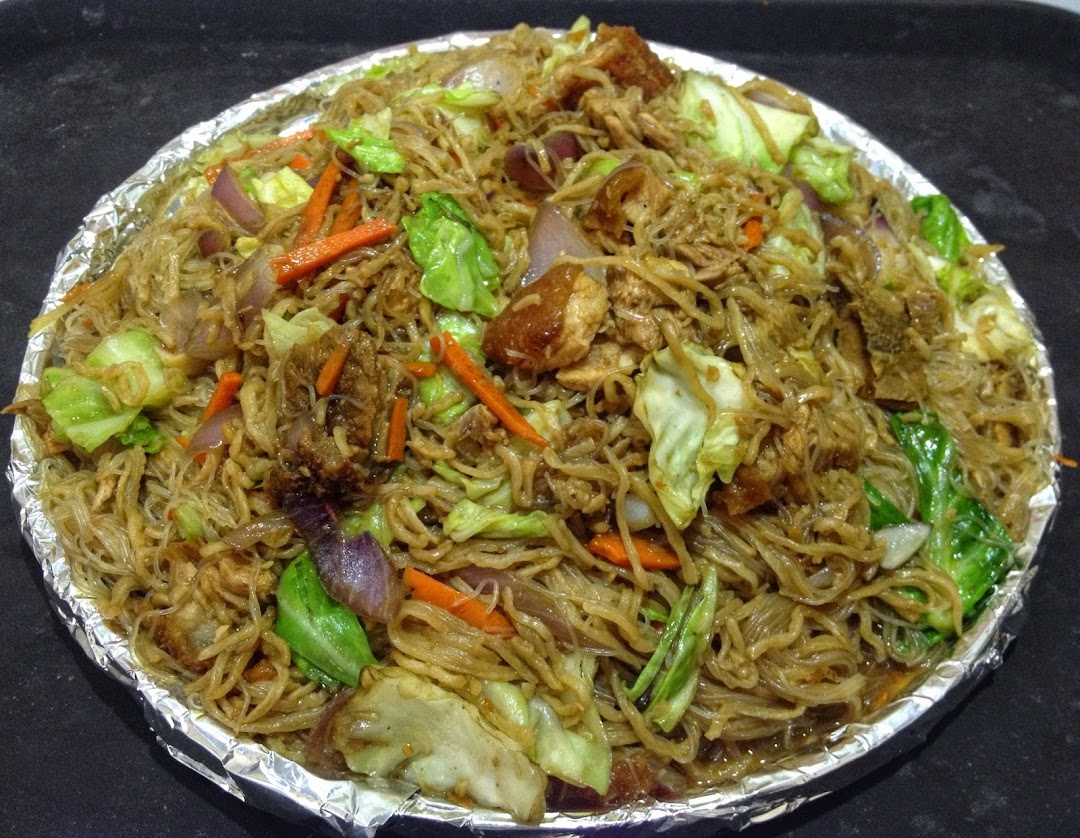 G-Five Pancit at Sizzling