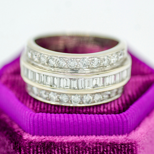 Pawn Shop «Virginia Beach Pawn and Jewelry», reviews and photos, 829 Lynnhaven Pkwy #111, Virginia Beach, VA 23452, USA