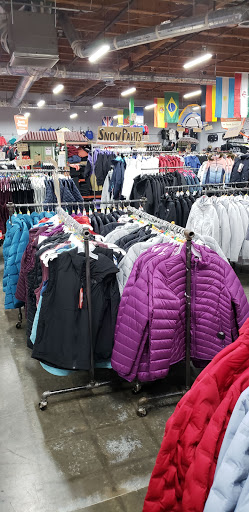 Sporting Goods Store «Sports Basement San Ramon», reviews and photos, 1041 Market Pl, San Ramon, CA 94583, USA