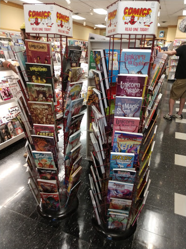 Book Store «Readers World», reviews and photos, 194 S River Ave, Holland, MI 49423, USA