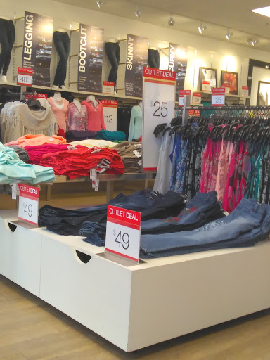 Outlet Mall «Tanger Outlet Myrtle Beach Hwy 17», reviews and photos, 10835 Kings Rd, Myrtle Beach, SC 29572, USA