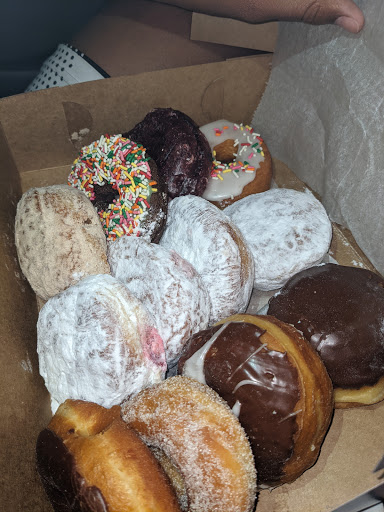 Donut Shop «County Donuts», reviews and photos, 1218 S Roselle Rd, Schaumburg, IL 60193, USA
