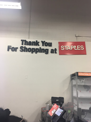 Office Supply Store «Staples», reviews and photos, 2080 W Empire Ave, Burbank, CA 91504, USA