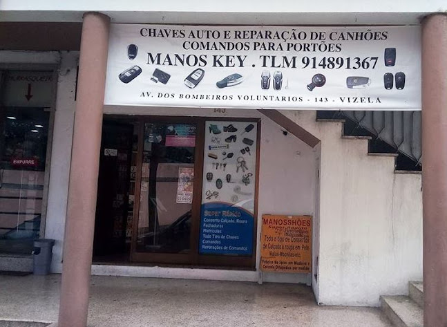 Manos Key
