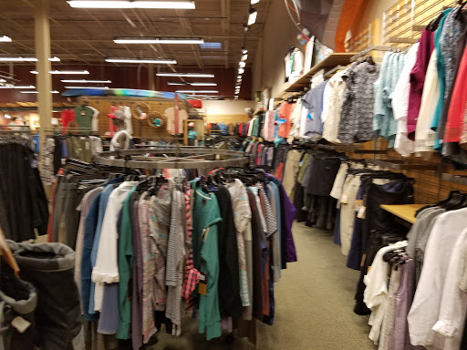 Camping Store «REI», reviews and photos, 17W160 W 22nd St, Oakbrook Terrace, IL 60181, USA