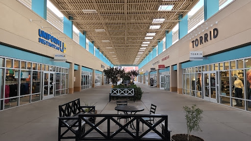 Outlet Mall «The Outlet Shoppes at El Paso», reviews and photos, 7051 S Desert Blvd, Canutillo, TX 79835, USA