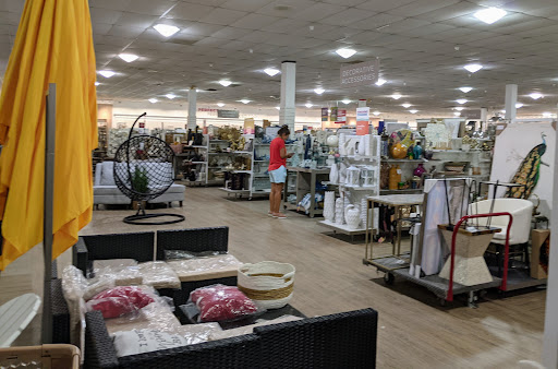 Department Store «HomeGoods», reviews and photos, 435 William Hilton Pkwy A, Hilton Head Island, SC 29926, USA