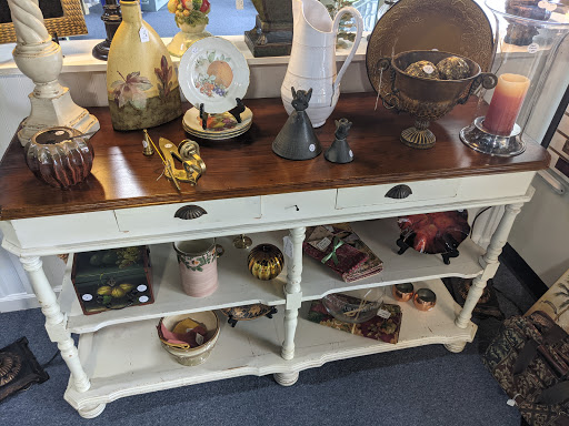 Thrift Store «Assistance League of Greater Wilmington Thrift Shop», reviews and photos, 420 Eastwood Rd #107, Wilmington, NC 28403, USA