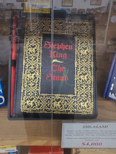 Book Store «Half Price Books», reviews and photos, 17145 W Bluemound Rd, Brookfield, WI 53005, USA