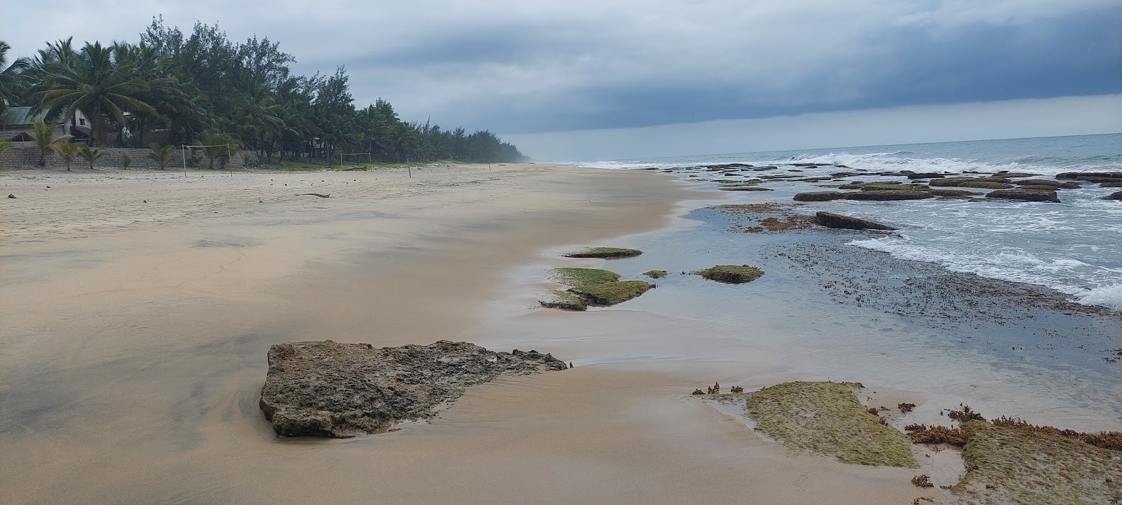 Ambodiatafana Beach的照片 带有碧绿色纯水表面