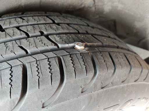 Tire Shop «Discount Tire Store - Beaverton, OR», reviews and photos, 18643 NW Eider Ct, Beaverton, OR 97006, USA