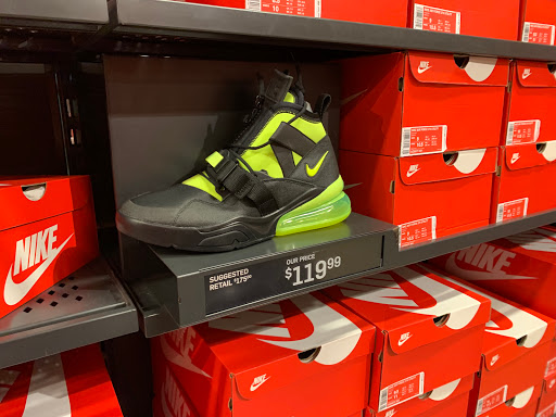 Clothing Store «Nike Factory Store», reviews and photos, 505 Premium Outlets Dr, Monroe, OH 45050, USA