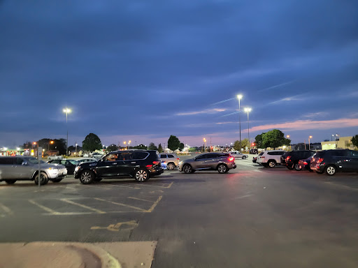 Department Store «T.J. Maxx and HomeGoods», reviews and photos, 7349 Lemont Rd, Downers Grove, IL 60516, USA