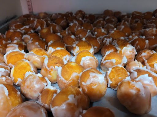 Dessert Shop «Honey Creme Donut Shop», reviews and photos, 514 Vincennes St, New Albany, IN 47150, USA