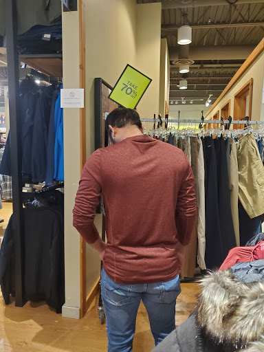 Clothing Store «Eddie Bauer Outlet», reviews and photos, 18501 Outlet Blvd #300, Chesterfield, MO 63005, USA