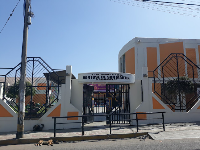 Librería "Colegio Emblematico Don Jose De San Martin" - Tacna