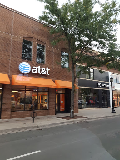 AT&T, 3001 Hennepin Ave #1160, Minneapolis, MN 55408, USA, 