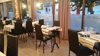 Atmosphère du Restaurant Bégude Café à Rochefort-du-Gard - n°12