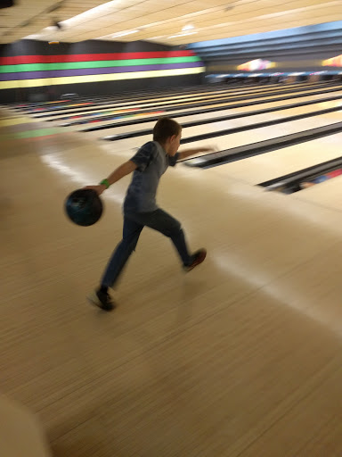Bowling Alley «Bowl Mor Lanes», reviews and photos, 201 Highland Ave, East Syracuse, NY 13057, USA
