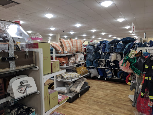 Department Store «HomeGoods», reviews and photos, 850 Providence Blvd, Pittsburgh, PA 15237, USA