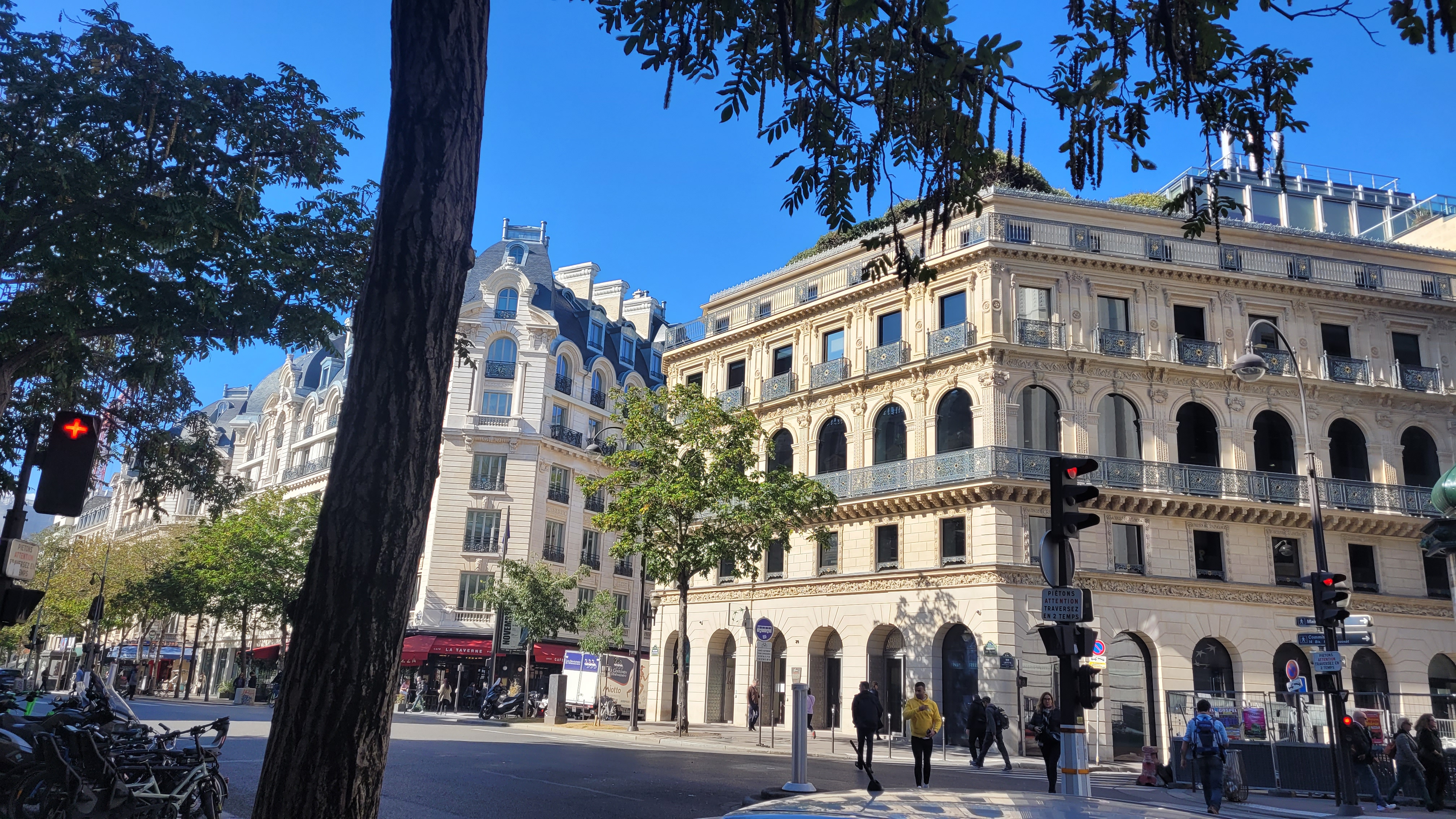 Bnp Paribas Autour De Moinull