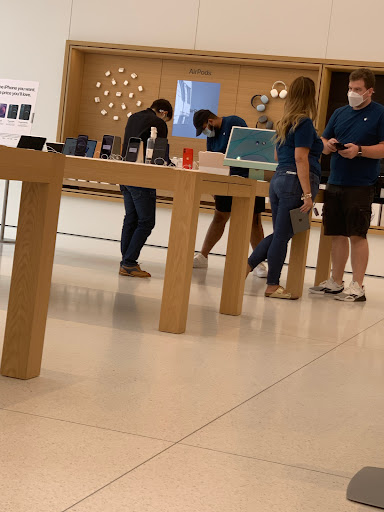 Computer Store «Apple Reston», reviews and photos, 11949 Market St, Reston, VA 20190, USA