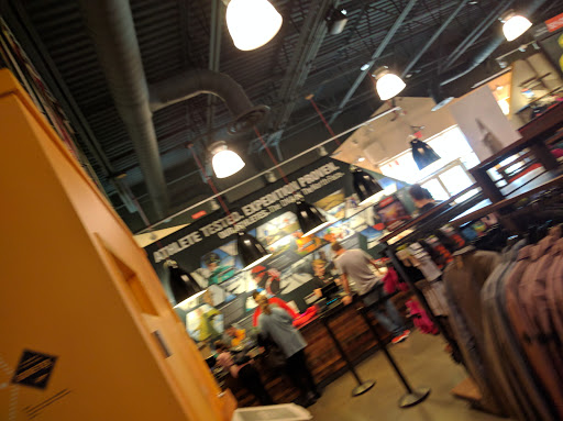 Clothing Store «The North Face Outlet», reviews and photos, 8225 Vineland Ave, Orlando, FL 32831, USA