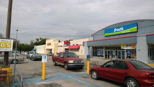 Shopping Mall «South Oaks Shopping Center», reviews and photos, 1546 S Ohio Ave, Live Oak, FL 32064, USA