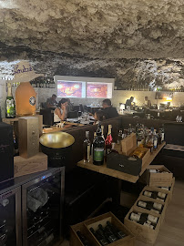 Atmosphère du Restaurant français La Grotte d'Auguste à Orange - n°3