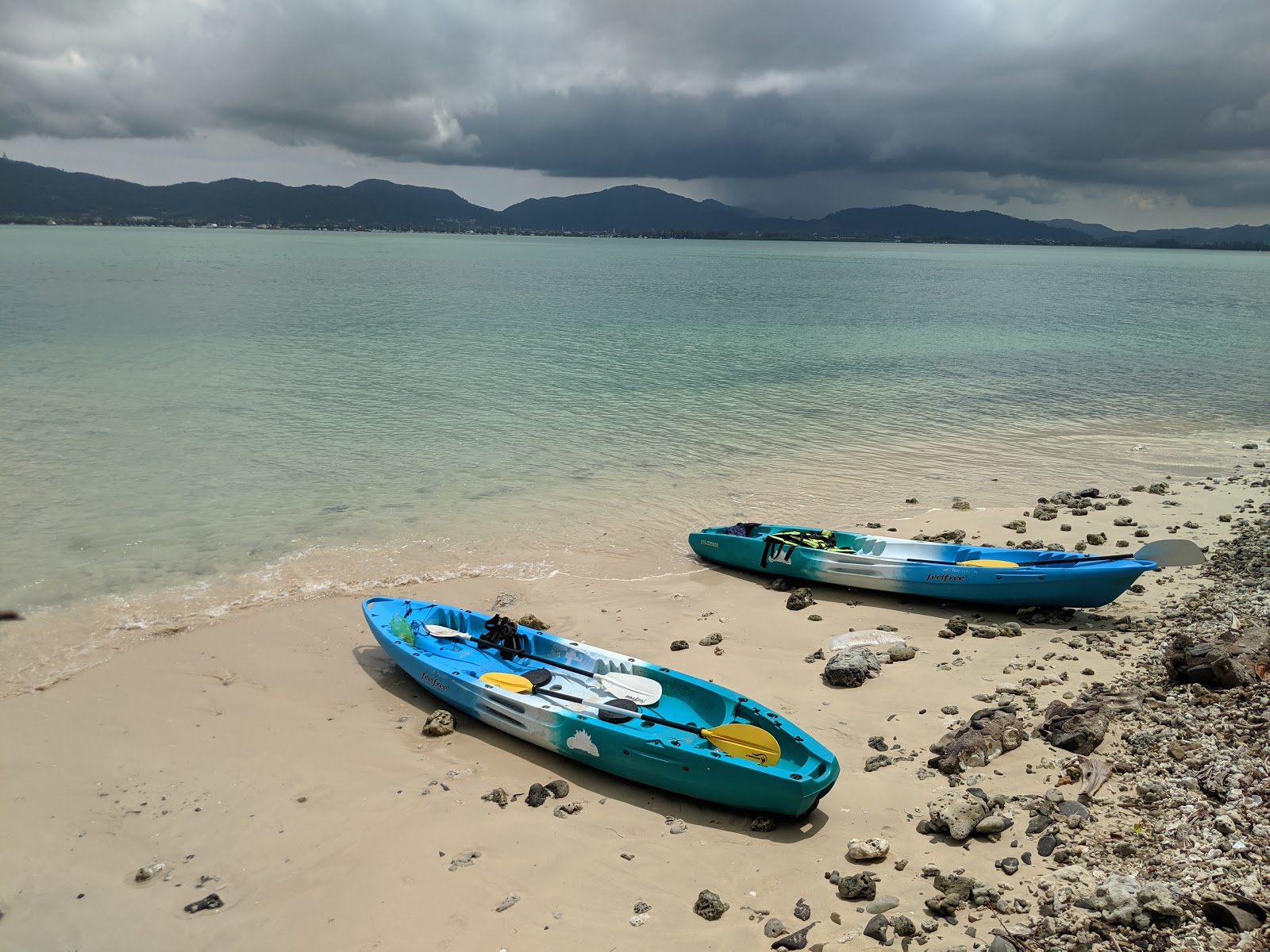Ko Thanan Beach'in fotoğrafı düz bir kıyı şeridi ile birlikte