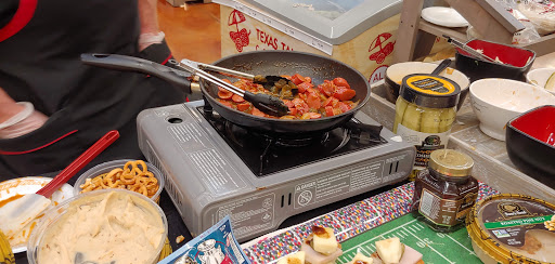 Grocery Store «Fresh Thyme Farmers Market- Downers Grove», reviews and photos, 325 Ogden Ave, Downers Grove, IL 60515, USA