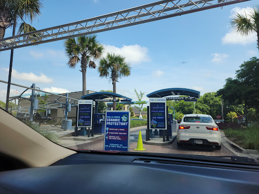 Fins Car Wash en Charleston