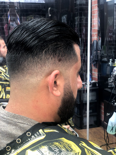 Barber Shop «Avenue Barbershop», reviews and photos, 68-32 Myrtle Ave, Glendale, NY 11385, USA