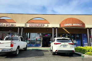 Davis Plaza Market image