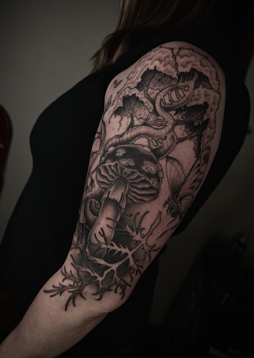 Explore grapevine tattoo ideas, creative tattoo ideas in Southampton, available at Le Uke Tattoo Studio