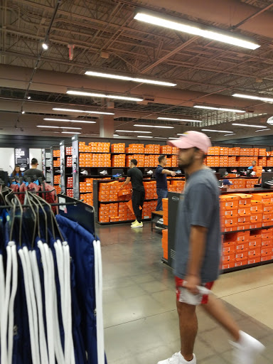 Sporting Goods Store «Nike Factory Store», reviews and photos, 3000 Grapevine Mills Pkwy #611, Grapevine, TX 76051, USA