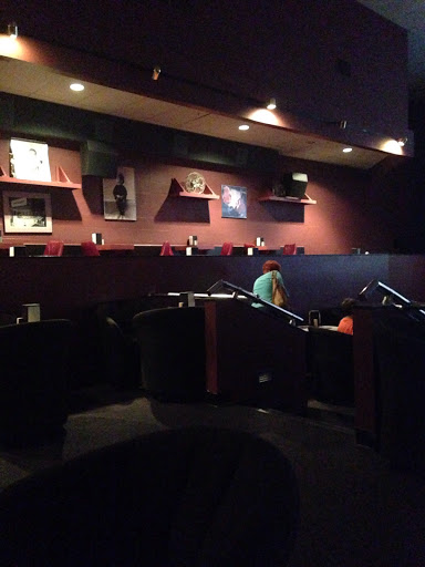 Movie Theater «AMC Dine-In Lakeshore 8», reviews and photos, 901 US Hwy 27 S #120, Sebring, FL 33870, USA