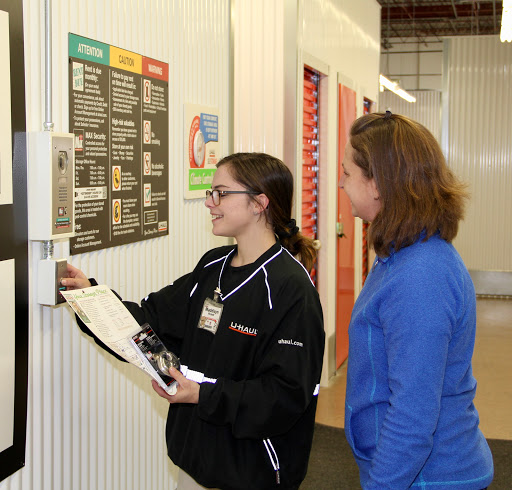 Truck Rental Agency «U-Haul Moving & Storage of Central Harrisburg», reviews and photos, 520 S 29th St, Harrisburg, PA 17104, USA