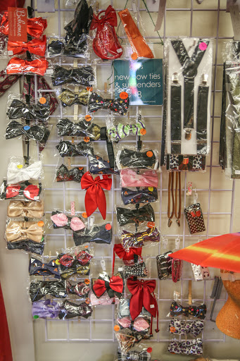 Thrift Store «Boheme Hip Used Clothing», reviews and photos, 409 3rd St, Davis, CA 95616, USA