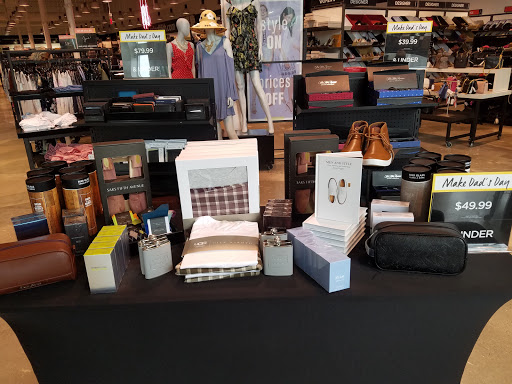 Department Store «Saks OFF 5TH», reviews and photos, 12995 Fair Lakes Shopping Center, Fairfax, VA 22033, USA